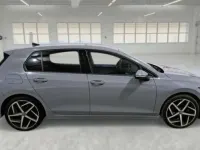 Usata VW Golf VIII Style 150 CV (110 kW) 2023 Mondsteingrau Berlina