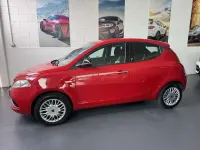 Usata Lancia Ypsilon Silver 69 CV (50 kW) 2017 Rosso Utilitaria