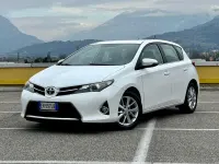 Usata Toyota Auris Lounge 90 CV (66 kW) 2013 Bianco Berlina