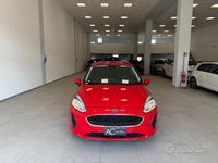 Usata Ford Fiesta 71 CV (52 kW) 2018 Rosso(met.) Utilitaria