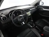 Usata MG ZS Luxury 106 CV (77 kW) 2024 Cosmic silver SUV