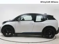 Usata BMW i3 Advantage 135 kW (184 CV) 2022 Capparis white con accenti in Utilitaria