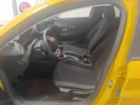 Usata Peugeot 208 Active 75 CV (55 kW) 2023 Giallo Utilitaria