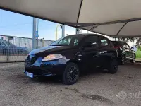 Usata Lancia Ypsilon 69 CV (50 kW) 2015 Rosso Utilitaria