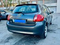 Usata Toyota Auris 124 CV (91 kW) 2009 Grigio Utilitaria