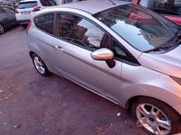 Usata Ford Fiesta 95 CV (69 kW) 2010 Grigio Utilitaria