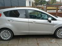 Occasion Ford Fiesta 97 ch (71 kW) 2012 Gris Citadine