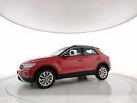 Usata VW T-Roc Life 110 CV (80 kW) 2023 Kings red metallizzato nero SUV