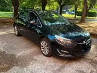 Usata Opel Astra 140 CV (102 kW) 2014 Nero Berlina