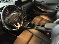 Usata Mercedes A180 109 CV (80 kW) 2017 Grigio Berlina