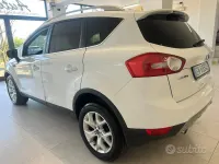 Usata Ford Kuga 140 CV (102 kW) 2012 Bianco SUV