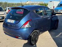 Usata Lancia Ypsilon Gold 69 CV (50 kW) 2022 Blu Utilitaria