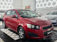 Usata Chevrolet Aveo LS 84 CV (61 kW) 2013 Rosso Berlina