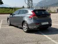 Usata Volvo V40 Momentum 150 CV (110 kW) 2015 Gray Berlina
