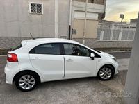 Usata Kia Rio Active 83 CV (61 kW) 2016 Bianco Utilitaria