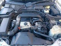 Usata Mercedes E220 136 CV (100 kW) 1997 Grigio Berlina
