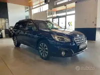 Usado Subaru Outback 150 CV (110 kW) 2016 Azul Familiar