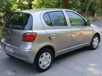 Usata Toyota Yaris Sol 65 CV (47 kW) 2005 Grigio Berlina