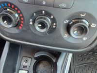 Usata Fiat Grande Punto 77 CV (56 kW) 2012 Bianco Utilitaria