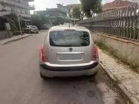 Usata Lancia Ypsilon 60 CV (44 kW) 2005 Argento Utilitaria