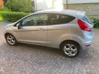 Usata Ford Fiesta 60 CV (44 kW) 2012 Grigio Berlina