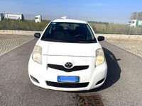 Usata Toyota Yaris Luxury 69 CV (50 kW) 2009 Bianco Berlina