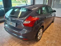 Usata Ford Focus 95 CV (69 kW) 2014 Grigio Berlina