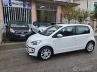 Usata VW up! 68 CV (50 kW) 2016 Bianco Utilitaria