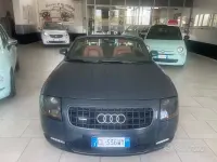 Usata Audi TT Roadster Ambiente 225 CV (165 kW) 2004 Grigio Cabrio