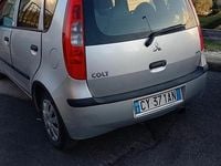 Usata Mitsubishi Colt 95 CV (69 kW) 2005 Grigio Monovolume
