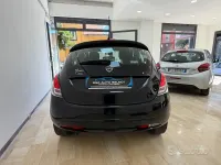 Usata Lancia Ypsilon Gold 69 CV (50 kW) 2016 Nero Utilitaria