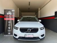 Usata Volvo XC40 Momentum 129 CV (94 kW) 2021 Bianco SUV
