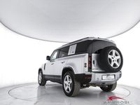 Käytetty Land Rover Defender SE 200 HP (147 kW) 2022 Hopea Katumaasturi