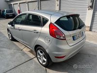 Usata Ford Fiesta Titanium 75 CV (55 kW) 2013 Grigio Utilitaria