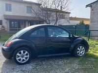 Usata VW New Beetle 101 CV (74 kW) 2004 Nero Utilitaria