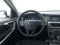 Usata Volvo S60 Kinetic 190 CV (139 kW) 2018 Bianco Berlina