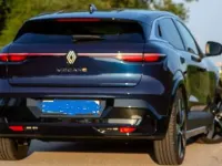 Usata Renault Megane E-Tech Techno 55 kW (75 CV) 2024 Blu/azzurro Berlina