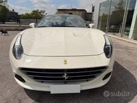Usata Ferrari California 560 CV (411 kW) 2015 Bianco Cabrio