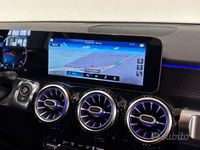 Usata Mercedes GLB200 Premium 150 CV (110 kW) 2021 Argento SUV