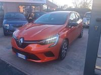 Usata Renault Clio V Life 67 CV (49 kW) 2023 Arancione Berlina