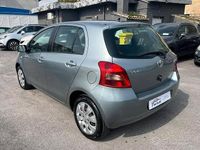 Begagnad Toyota Yaris Sol 69 HK (50 kW) 2007 Grå Halvkombi