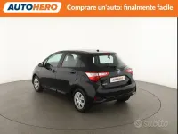 Usata Toyota Yaris Hybrid Active 73 CV (53 kW) 2018 Nero Berlina
