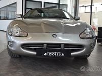 Usata Jaguar XK8 286 CV (210 kW) 1998 Grigio Coupé