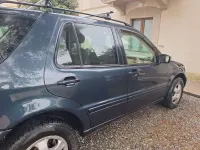 Usata Mercedes ML270 163 CV (119 kW) 2002 Blu/azzurro SUV