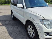 Usata Mitsubishi Pajero Intense 190 CV (139 kW) 2016 Bianco SUV