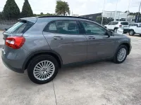 Usata Mercedes GLA200 Business 136 CV (100 kW) 2017 Argento SUV
