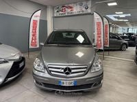 Usata Mercedes B180 140 CV (102 kW) 2008 Gray Monovolume