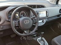 Usata Toyota Yaris Hybrid 73 CV (53 kW) 2018 Gray Utilitaria