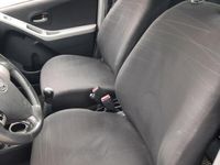 usata Toyota Yaris 1.3 5 porte Sol ok neopatentati