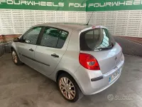 Usata Renault Clio II 98 CV (72 kW) 2006 Grigio Berlina